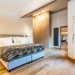 Private Whole-hotel In 360 Alpine Views Sauna & Hot Tub 木屋