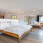 木屋 Private Whole-hotel In 360 Alpine Views Sauna & Hot Tub 萨斯费