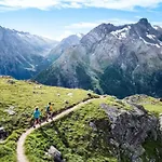 Private Whole-hotel In 360 Alpine Views Sauna & Hot Tub *