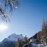 Private Whole-hotel In 360 Alpine Views Sauna & Hot Tub 木屋 *